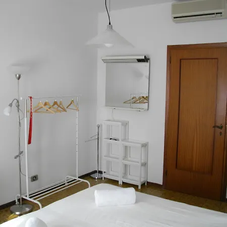 Interno 28 * Modena